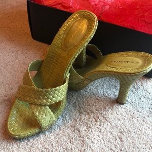 BCBG Maxazria Pistacio Woven Leather Mules Sz 8.5